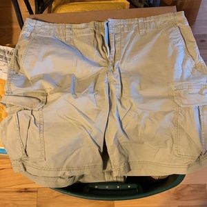 George men’s cargo shorts. Size 40